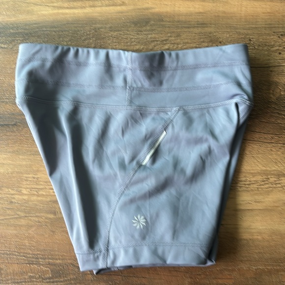 Athleta Cross It Shortie Shorts S - Picture 5 of 5